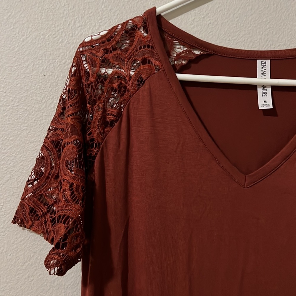 Zenana Signature top with lace sleeves